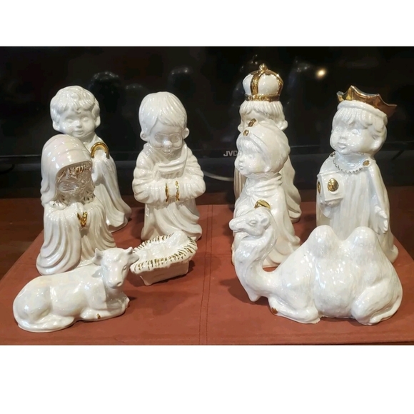 Arnel's Other - Signed Vintage 1975 Arnel's Ceramic Nativity 